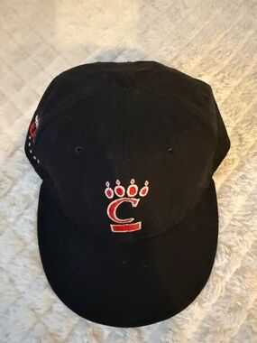 Vintage Black Cincinnati Bearcats Cap with Red Logo